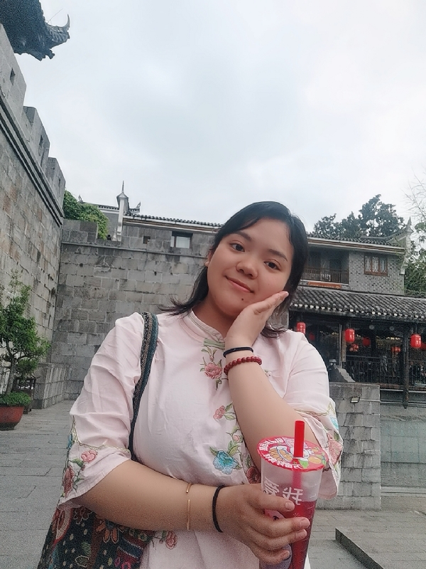 敏兮小沫的第二张照片--茂名相亲服务中心