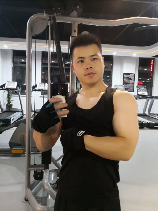 范迪塞尔的第二张照片--茂名相亲服务中心