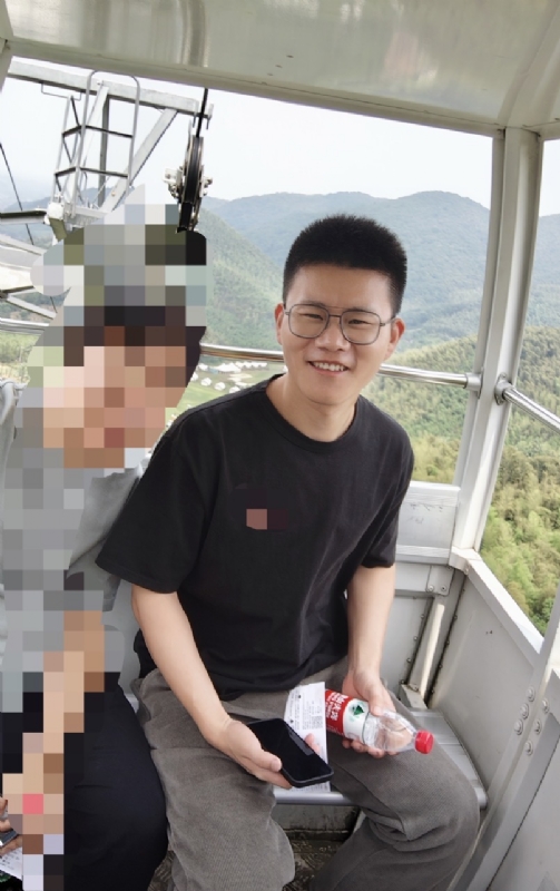 奔奔笨笨的第一张照片--茂名相亲服务中心