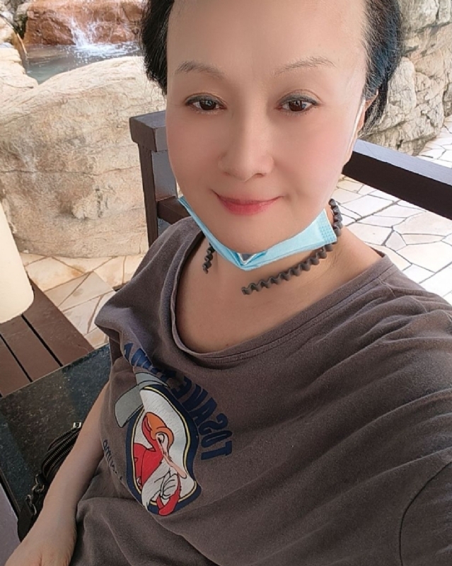 hong的第三张照片--茂名相亲服务中心
