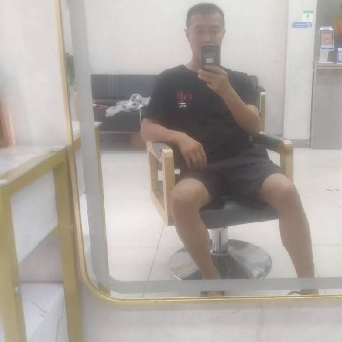 闫杰的第一张照片--茂名相亲服务中心