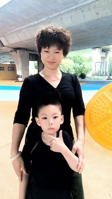 火凤凰的第二张照片--茂名相亲服务中心