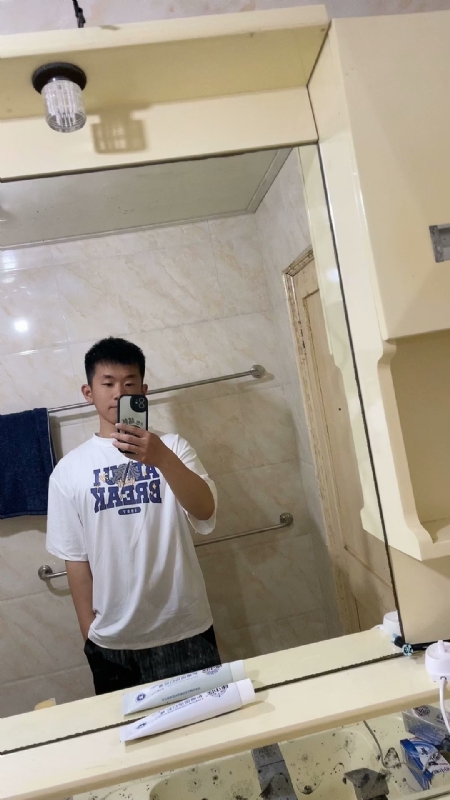 哈哈的第一张照片--茂名相亲服务中心