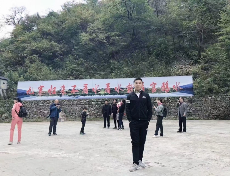 牵手的第一张照片--茂名相亲服务中心