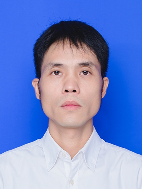 魅力中年的第一张照片--茂名相亲服务中心