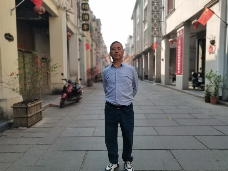 一粒尘埃的第一张照片--茂名相亲服务中心