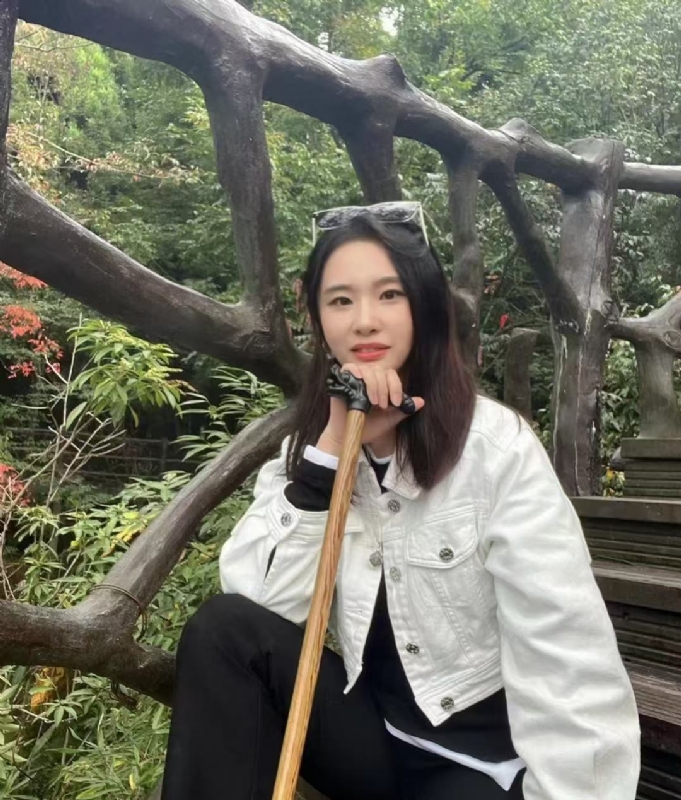 琪琪的第一张照片--茂名相亲服务中心