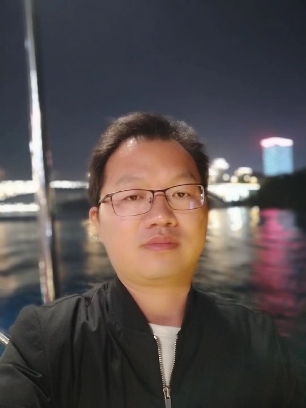 祝你平安的第一张照片--茂名相亲服务中心