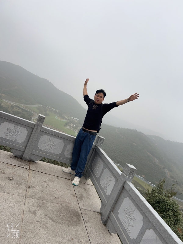 择一人白头偕老的第三张照片--茂名相亲服务中心