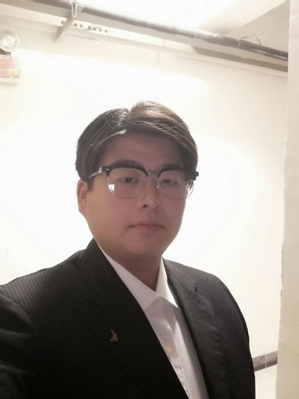 孤独一人的第一张照片--茂名相亲服务中心