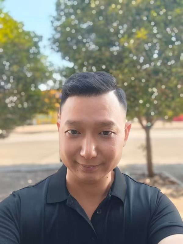 巷子里的猫的第一张照片--茂名相亲服务中心