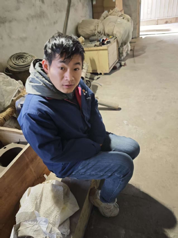 热爱生活的闫某的第一张照片--茂名相亲服务中心