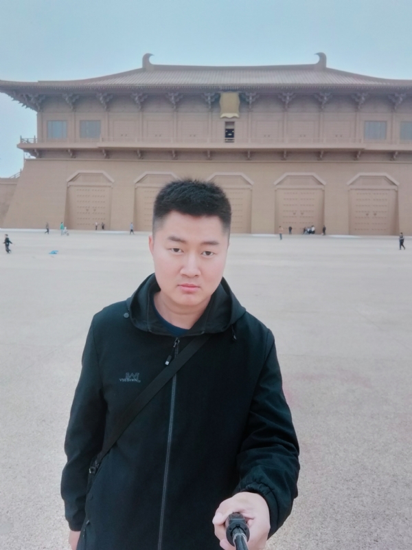 放肆的青春的第一张照片--茂名相亲服务中心