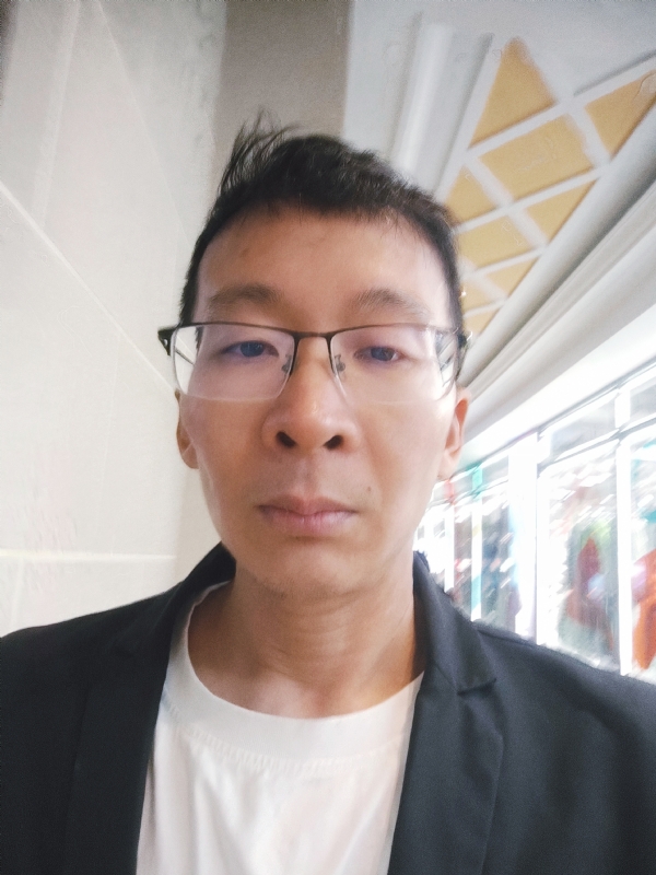 欣欣向荣的第一张照片--茂名相亲服务中心