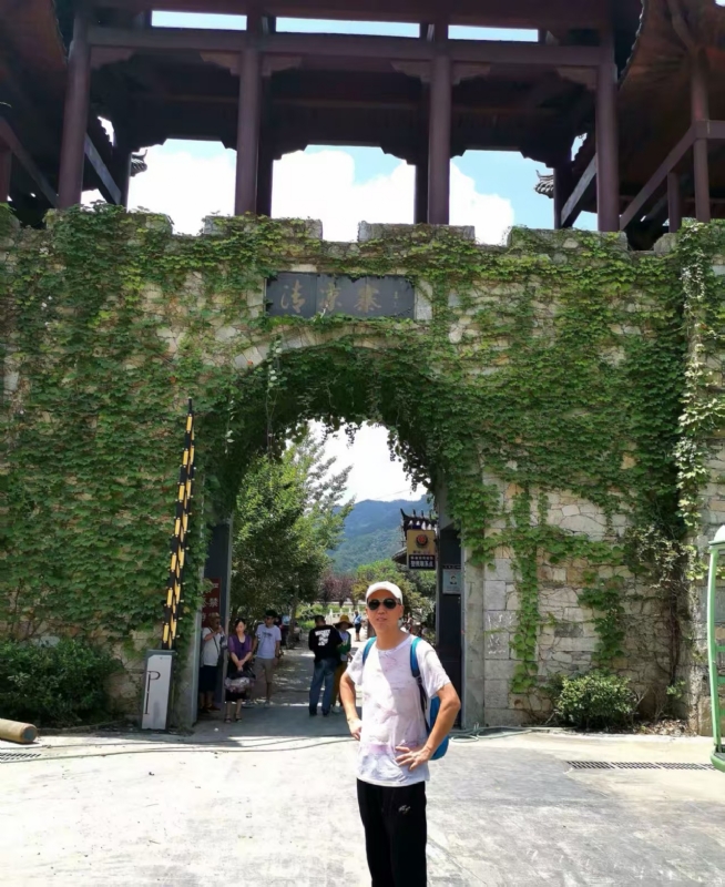 品心人的第一张照片--茂名相亲服务中心