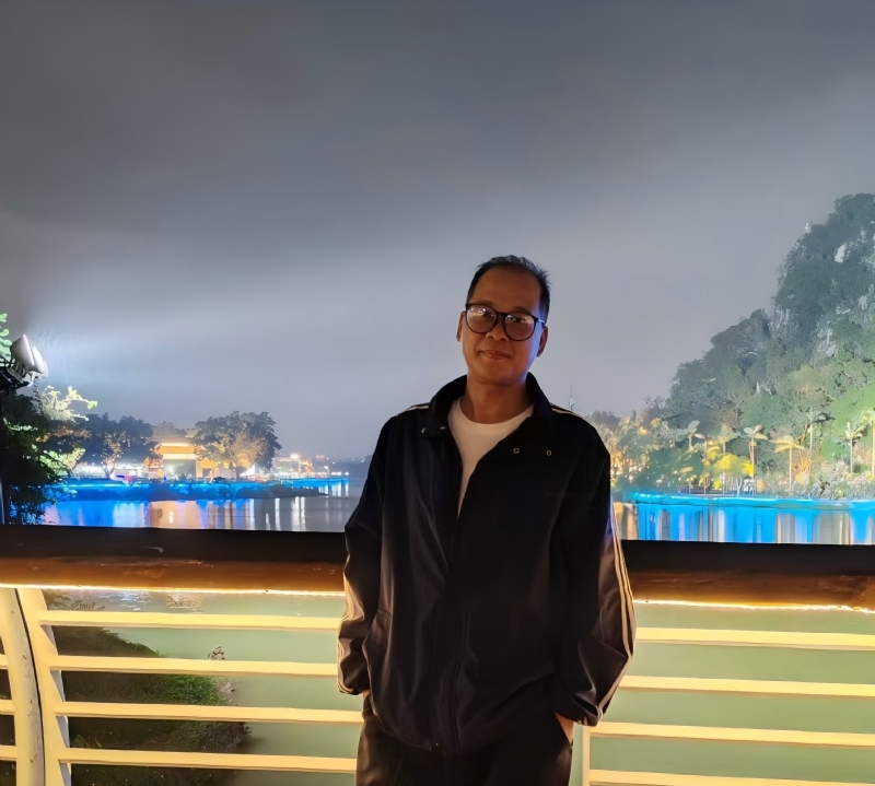 高山流云的第一张照片--茂名相亲服务中心