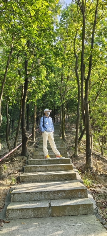 书衣的第三张照片--茂名相亲服务中心