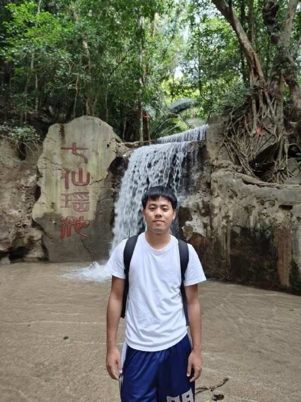 麻辣的第一张照片--茂名相亲服务中心
